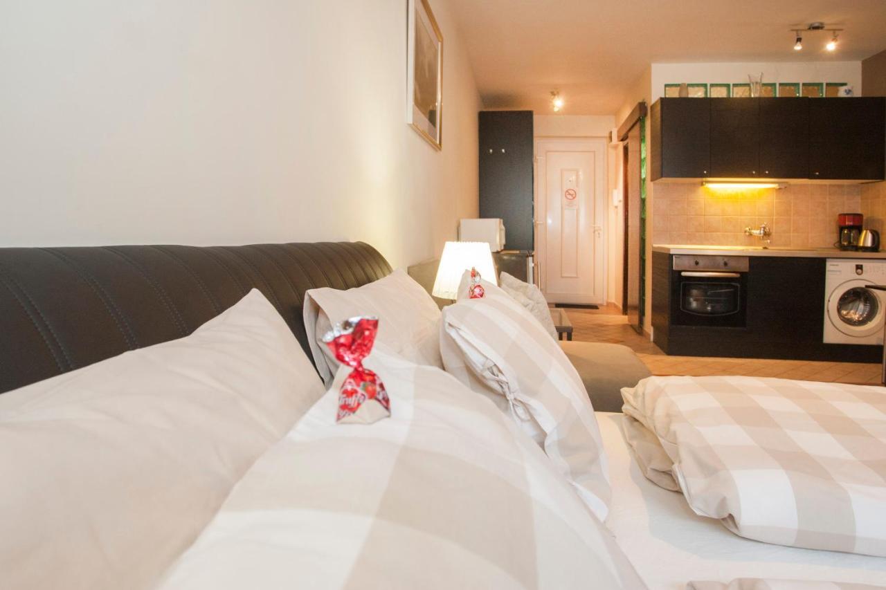 Gloria Apartment Budapest Bagian luar foto